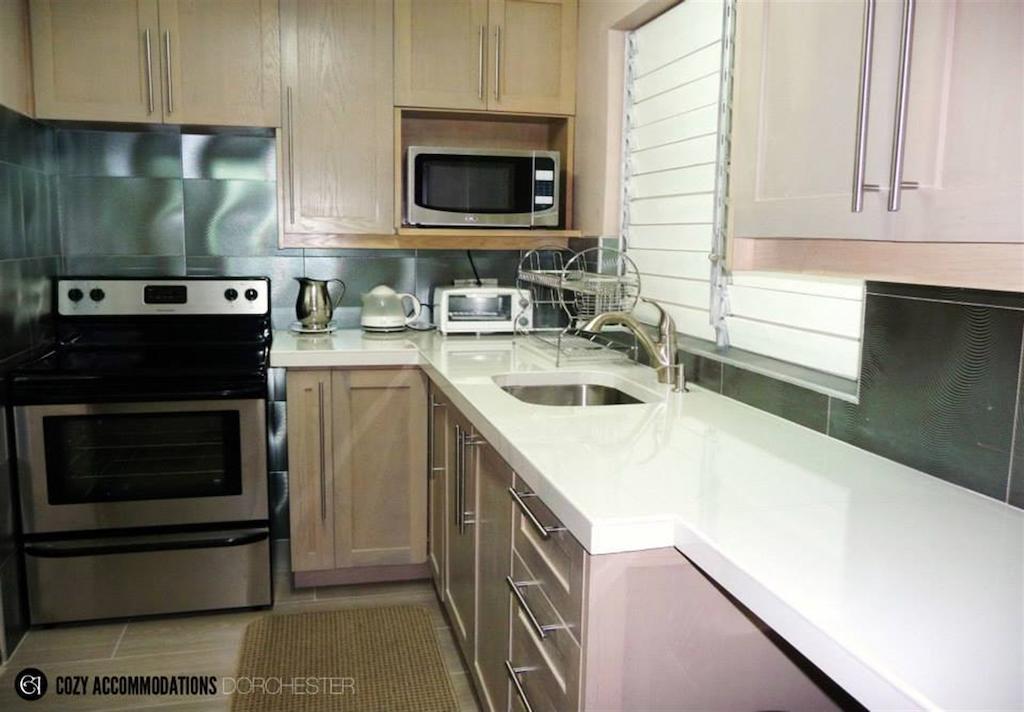 Cozy Accommodations - Dorchester City Line Kingston Ruang foto